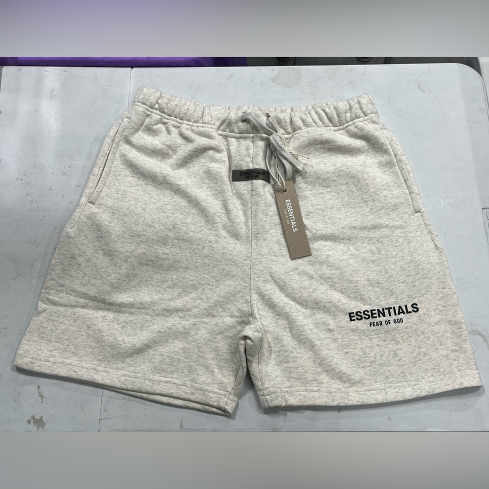 Fear of God Essentials Men’s Light Oatmeal Sweat Shorts Size LARGE NWT